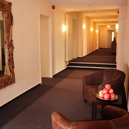 Szálloda Zum Kaiserlichen Postamt 4*