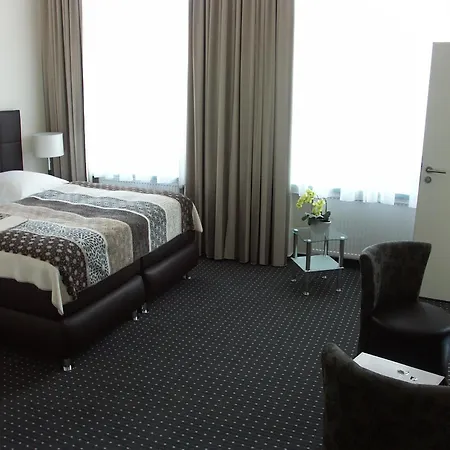 Zum Kaiserlichen Postamt Szálloda Parchim