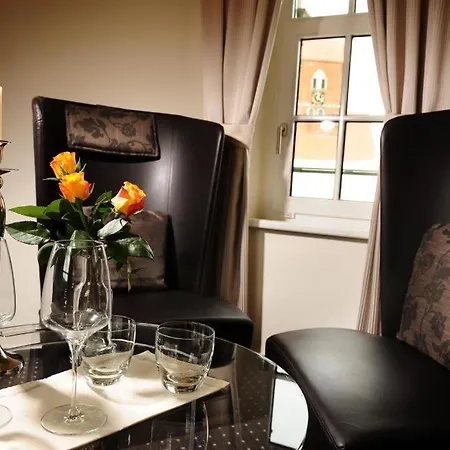 Zum Kaiserlichen Postamt 4*