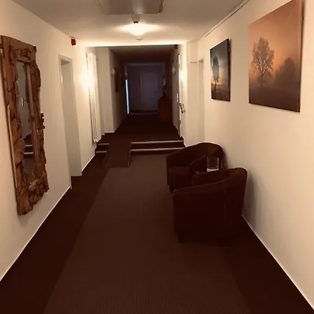 Zum Kaiserlichen Postamt 4*